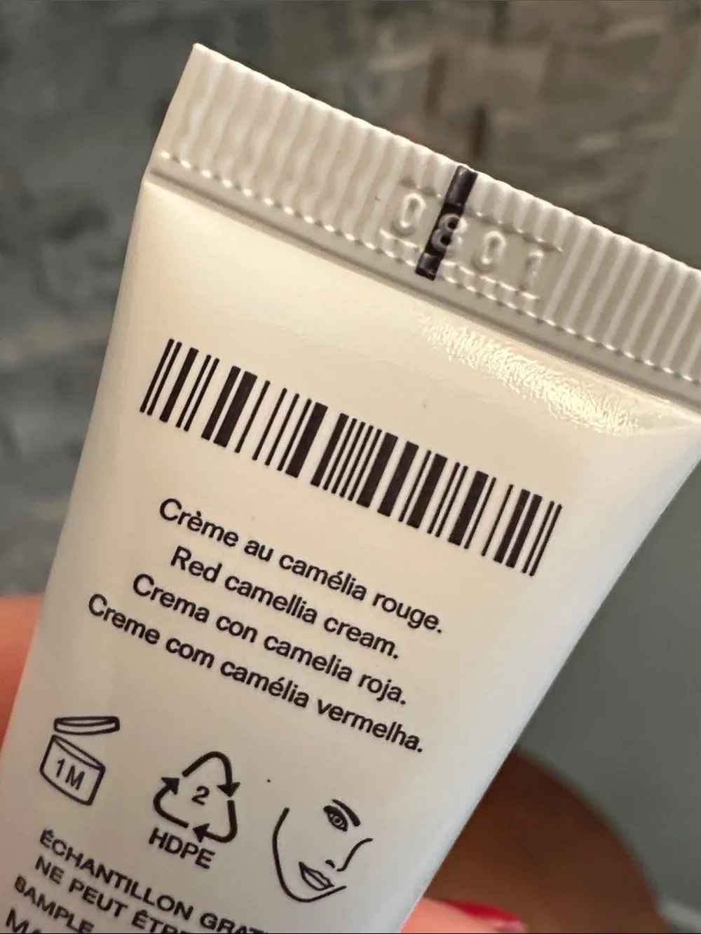 CHANEL N°1 Crème au Camélia Rouge - White & Black Tube